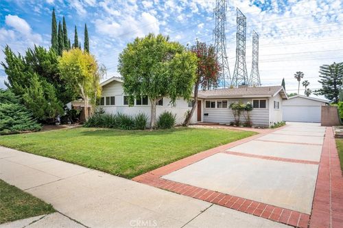 16500 Kalisher Street, Granada Hills, CA, 91344 | Card Image