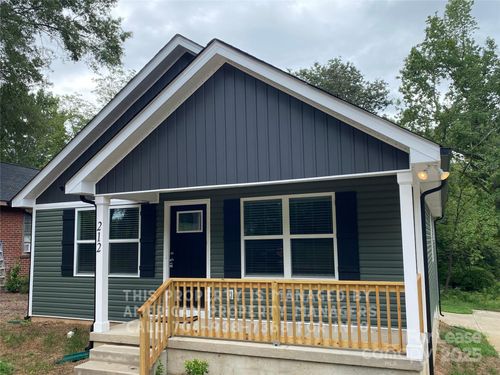 212 N Correll St, Landis, NC, 28088-1421 | Card Image
