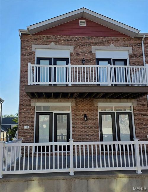 122 Wellspring Dr, Saint Charles, MO, 63303-3140 | Card Image