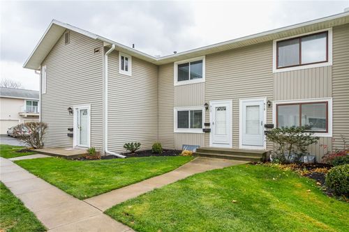 517 Eastbrooke Ln, Rochester, NY, 14618-5221 | Card Image