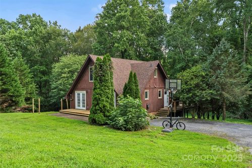 220 Shuping St, Morganton, NC, 28655-4027 | Card Image