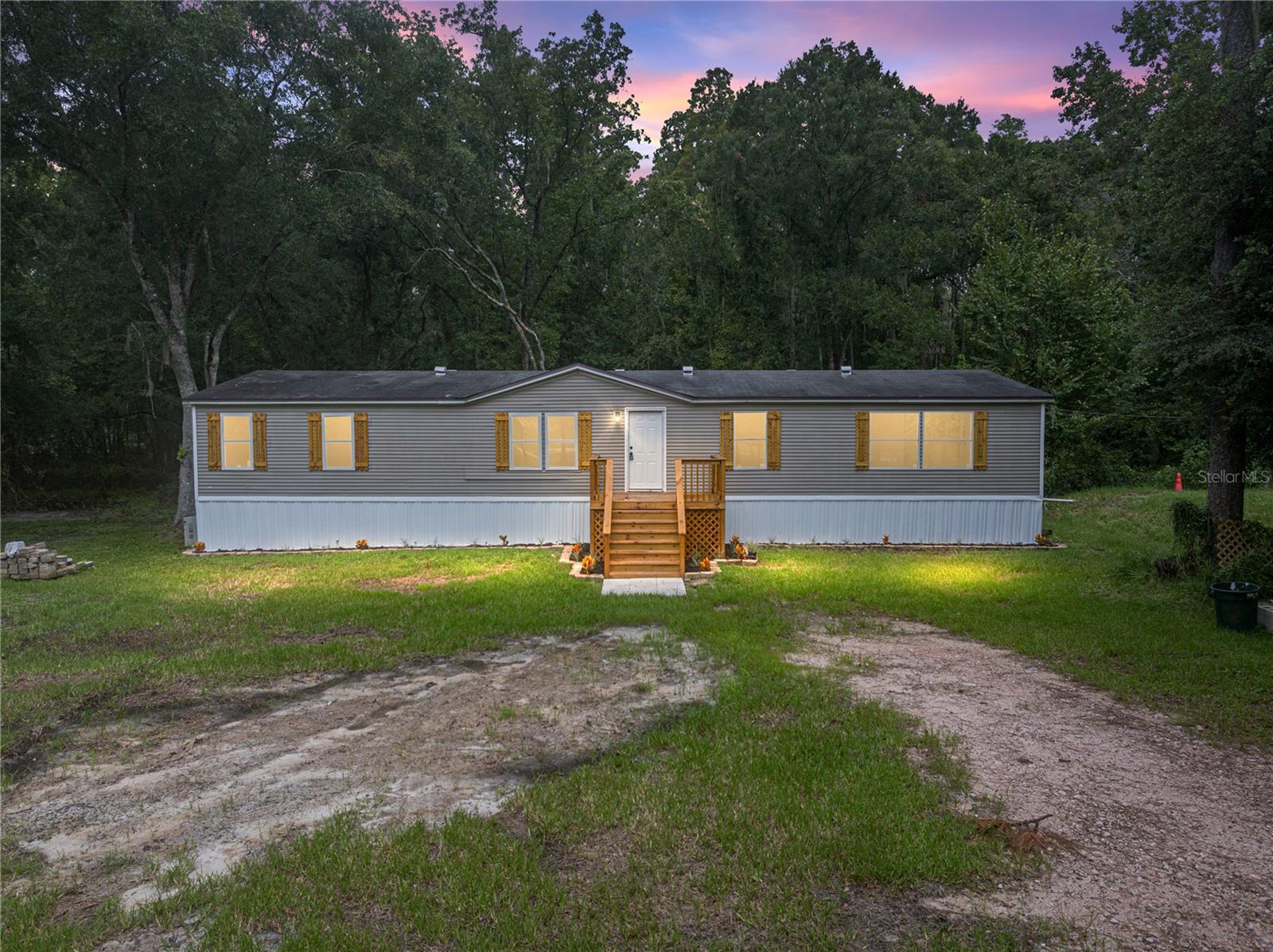 Hawthorn St, Zephyrhills, FL 33540