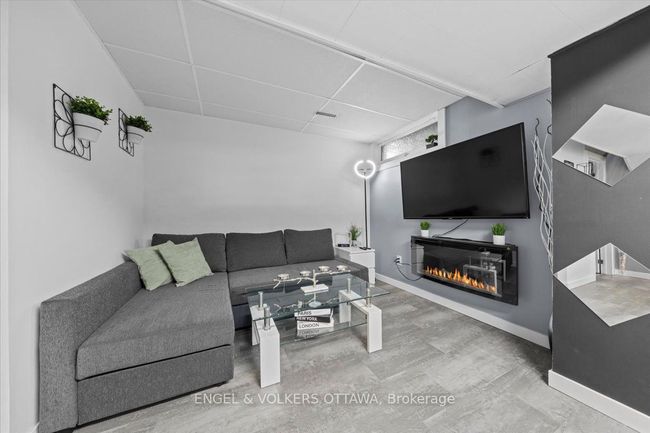 1456 Prestone Dr, House other with 3 bedrooms, 2 bathrooms and 2 parking in Orléans ON | Image 30