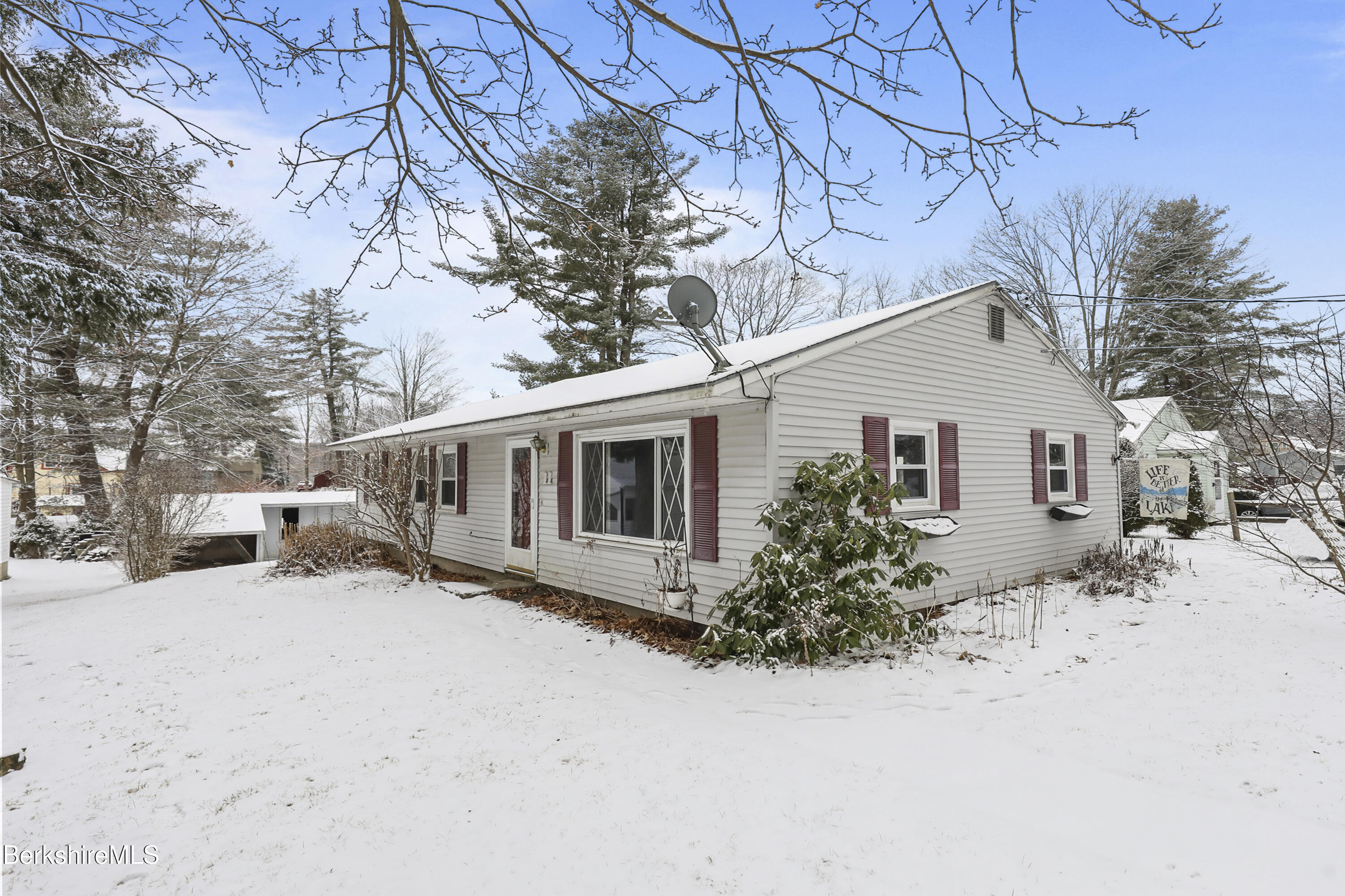 Orchard Ave, Lanesborough, MA 01237