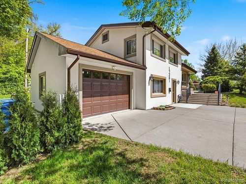 17361 W Outer Dr, Dearborn Heights, MI, 48127-2458 | Card Image