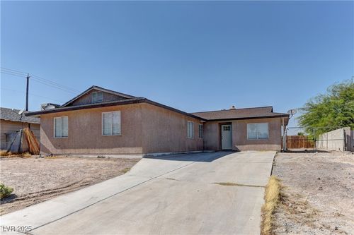 5022 Carmel Ave, Las Vegas, NV, 89122-6803 | Card Image