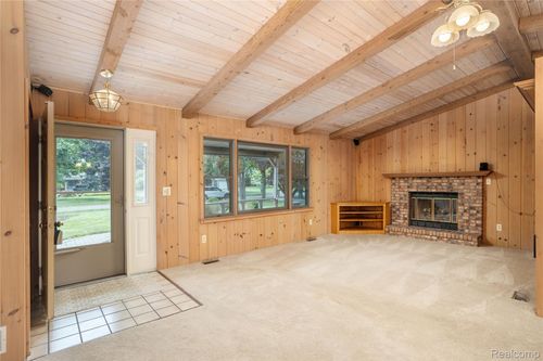 15800 Park Ln, Plymouth, MI, 48170-4805 | Card Image