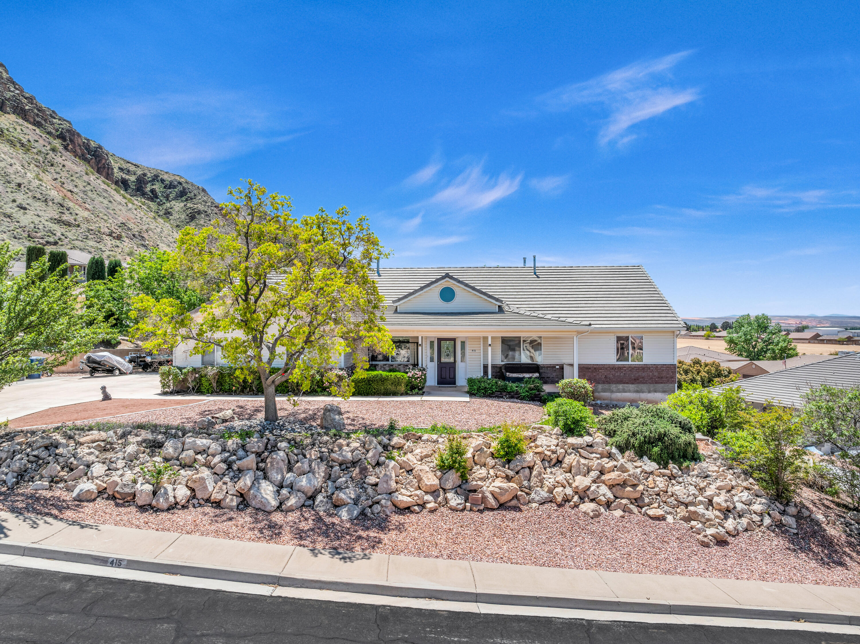 2050 , Hurricane, UT 84737