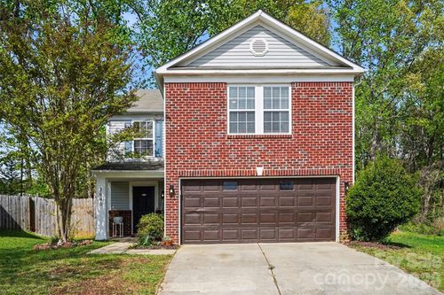 2648 Stream Bank Dr, Charlotte, NC, 28269-4053 | Card Image