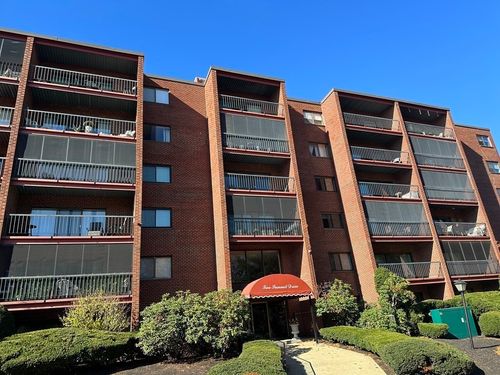 apt-21-2 Summit Dr, Reading, MA, 01867-4024 | Card Image