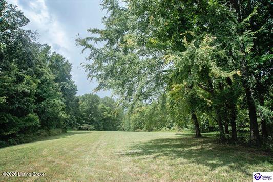 Land in Lucas