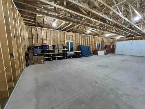 635 Meadow Ln, Frankenmuth, MI, 48734-9307 | Card Image