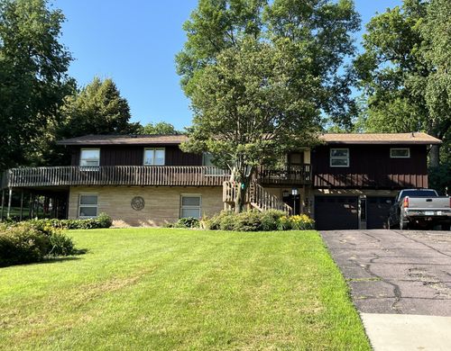 806 Highland Rd, Windom, MN, 56101-1614 | Card Image