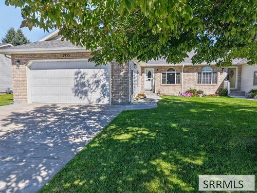2955 Courtyard Cir, Ammon, ID, 83406-7507 | Card Image