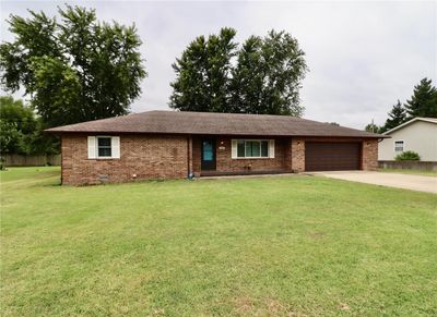 944 Troutman Drive, House other with 3 bedrooms, 2 bathrooms and 2 parking in Lebanon MO | Image 1