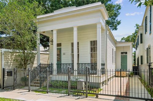 1223 Delachaise Street, New Orleans, LA, 70115 | Card Image