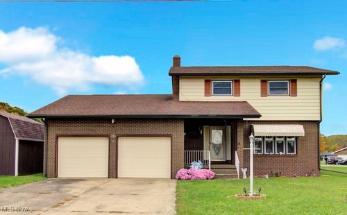 7227 Maple St Nw, Malvern, OH, 44644-9449 | Card Image