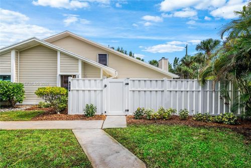 804 Summerwinds Ln, Jupiter, FL, 33458-7056 | Card Image