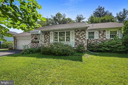 609 Apple Rd, Newark, DE, 19711-5121 | Card Image