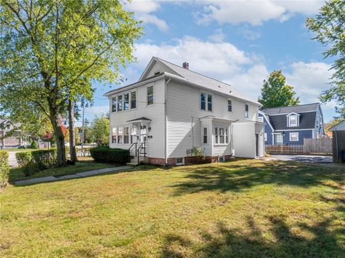 116 Bishop Ave, Rumford, RI, 02916-1220 | Card Image