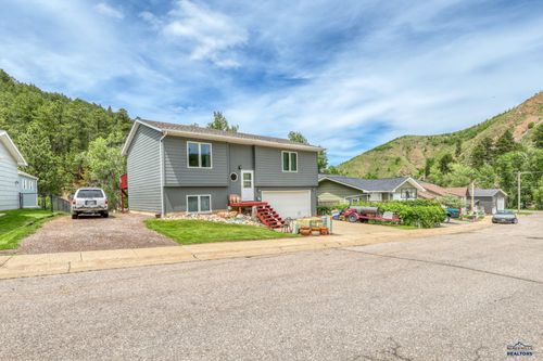 20 Mcmasters Dr, Deadwood, SD, 57732-9704 | Card Image