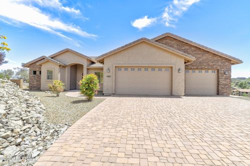 1921 Pinnacle Ln, Prescott, AZ, 86301-4218 | Card Image