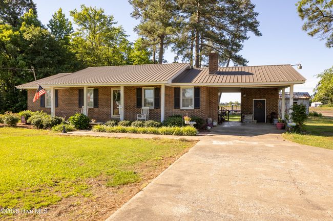 6733 Newon Grove Highway, House other with 3 bedrooms, 2 bathrooms and null parking in Newton Grove NC | Image 4