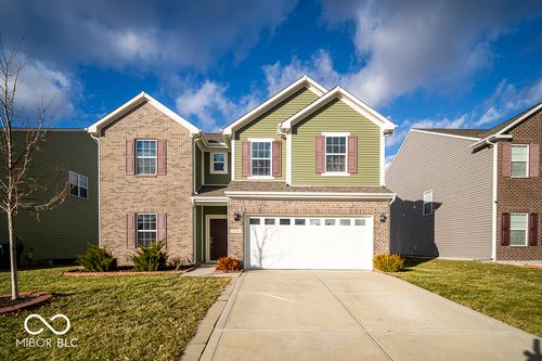 834 Blue Ash Trl, Greenwood, IN, 46143-5568 | Card Image