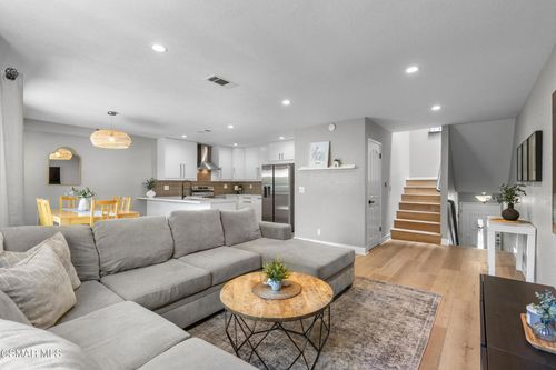 29725 Windsong Ln, Agoura Hills, CA, 91301-4072 | Card Image