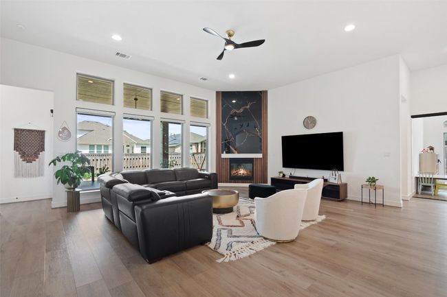 912 Rabbit Brush Rd, House other with 4 bedrooms, 4 bathrooms and null parking in Leander TX | Image 10