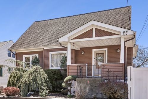 31 Bergen Blvd, Woodland Park, NJ, 07424-2531 | Card Image
