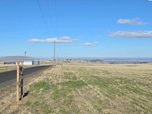 50411 S C Williams Rd, Kennewick, WA, 99338-9053 | Card Image