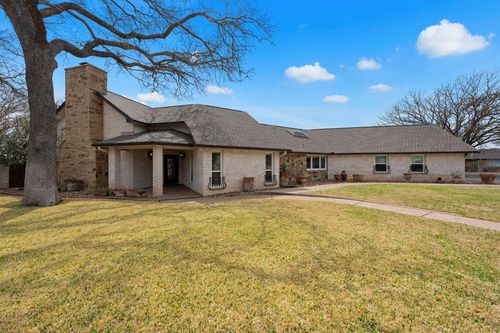 403 Candlelight Cir, Fredericksburg, TX, 78624-2751 | Card Image