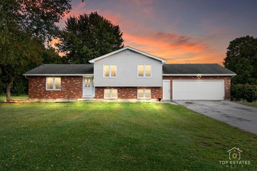 48W201 Keslinger Rd, Maple Park, IL, 60151-9727 | Card Image