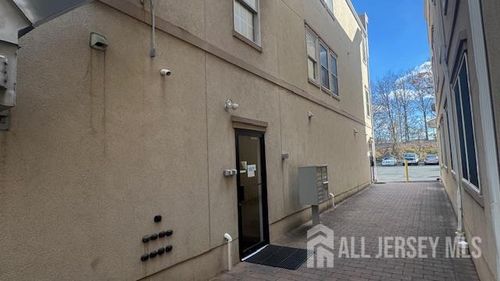 401 North Ave, Dunellen, NJ, 08812-1222 | Card Image