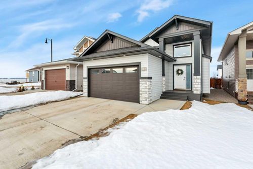182 Norseman Close, Penhold, AB, T0M1R0 | Card Image