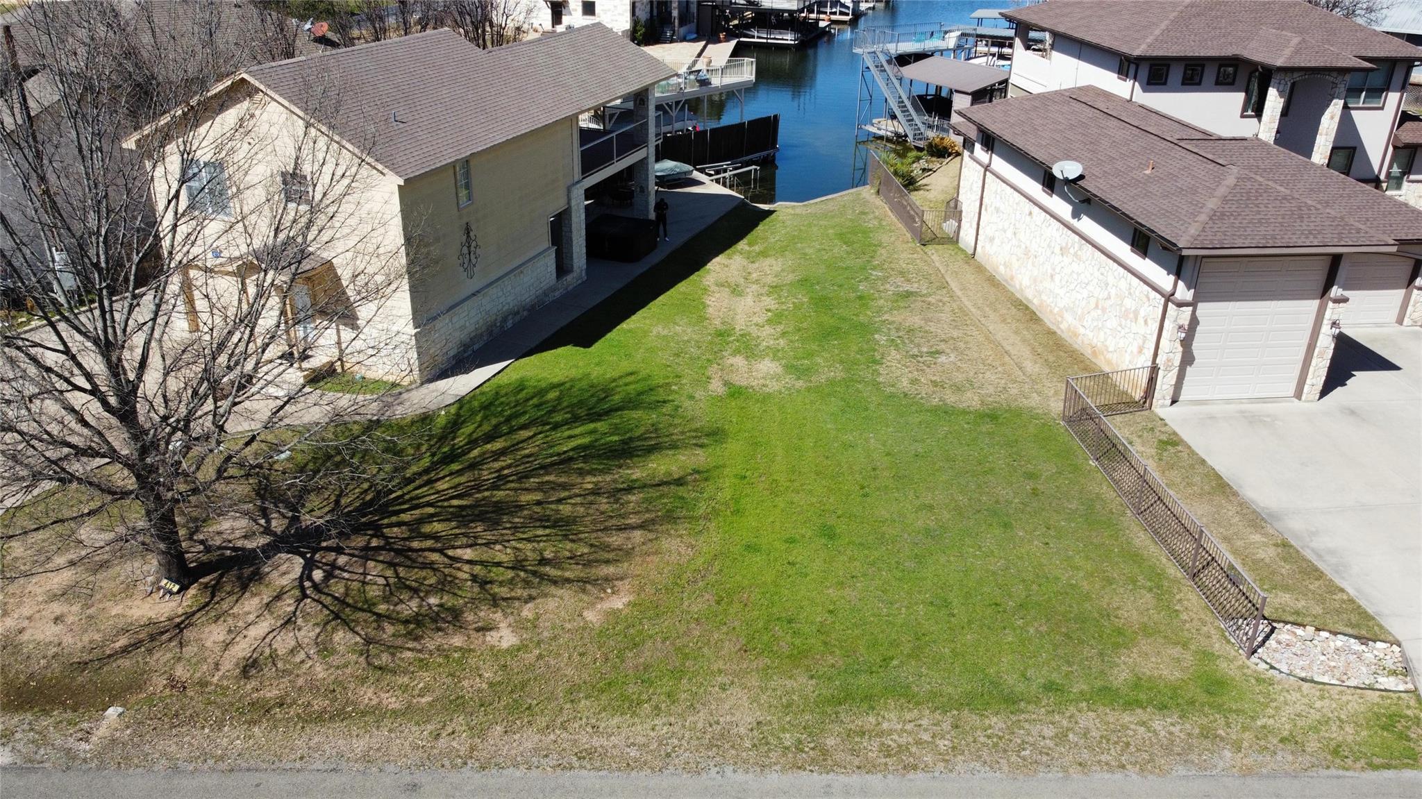 Land in Horseshoe Bay 4