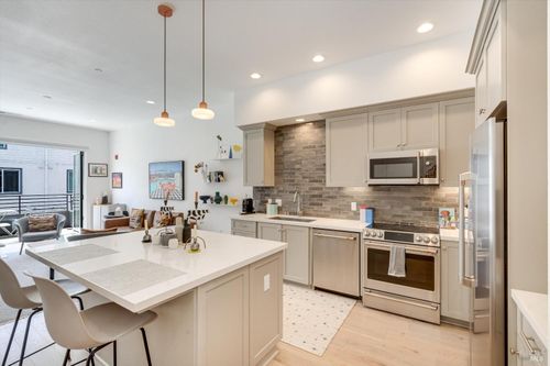207 2nd St, Napa, CA, 94559 | Card Image