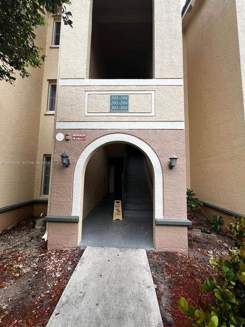 apt-301-2548 Centergate Dr, Miramar, FL, 33025-7252 | Card Image