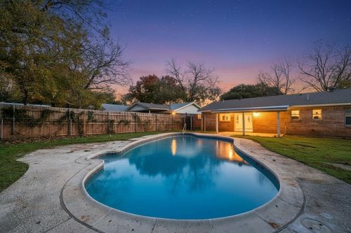 413 Simmons Drive, Hurst, TX, 76053 | Card Image