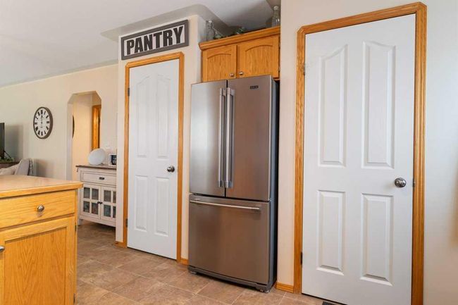 260 Deschner Close, House other with 5 bedrooms, 2 bathrooms and 2 parking in Red Deer AB | Image 23