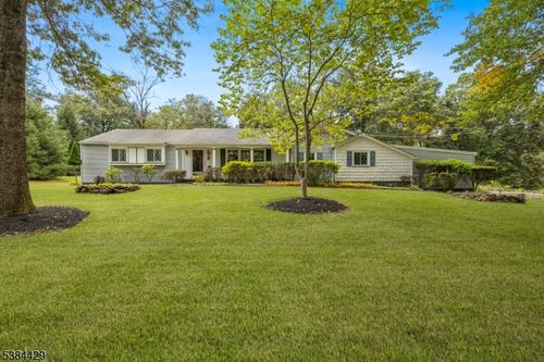 32 Oakland Dr, Whitehouse Station, NJ, 08889 | Card Image