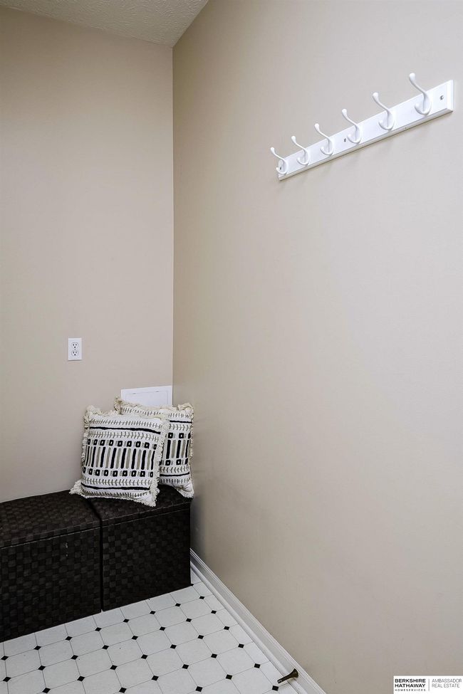5801 S 119 Th Plz, House other with 3 bedrooms, 3 bathrooms and 2 parking in Omaha NE | Image 29
