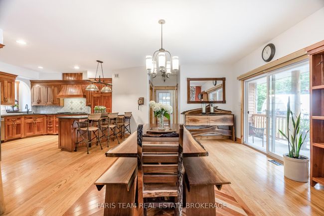 697 Lafontaine Rd E, House other with 6 bedrooms, 4 bathrooms and 15 parking in Tiny ON | Image 10