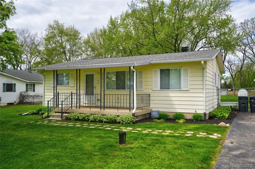 6087 E Hill Road, Grand Blanc Charter Township, MI, 48439 | Card Image