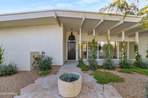 37 Spur Cir, Scottsdale, AZ, 85251-5460 | Card Image