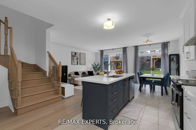 27 Sweet Cicely St, House attached with 4 bedrooms, 3 bathrooms and 1 parking in Springwater ON | Image 11