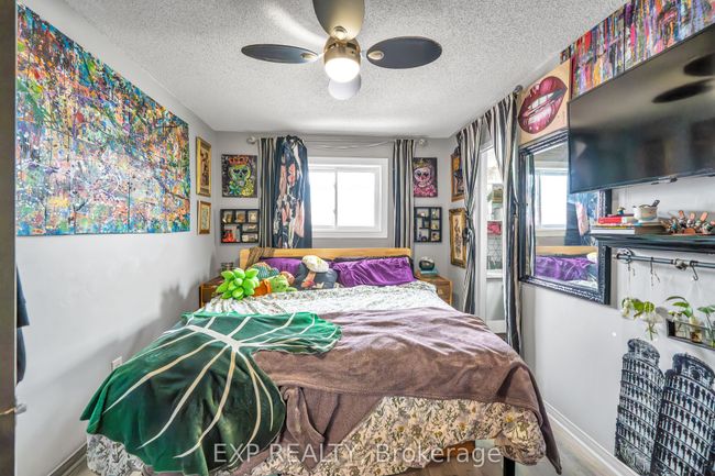 679 Frobisher Crt, House attached with 5 bedrooms, 3 bathrooms and 4 parking in Oshawa ON | Image 14