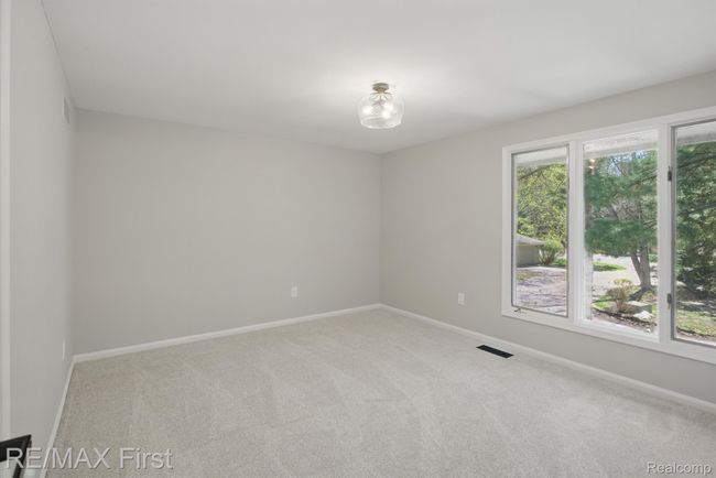 6620 Red Cedar Ln, Condo with 3 bedrooms, 3 bathrooms and null parking in West Bloomfield MI | Image 32