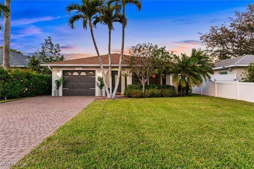 589 104th Avenue N, NAPLES, FL, 34108 | Card Image